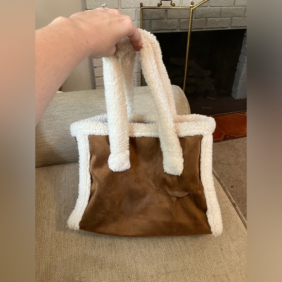 Brown suede Sherpa lined purse - Picture 5 of 7
